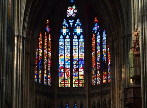 File:Stained glass windows of the Cathédrale Saint-Étienne de Metz,  pic-012.JPG - Wikimedia Commons