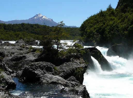 File:Saltos del petrohue 01b.jpg - Wikimedia Commons