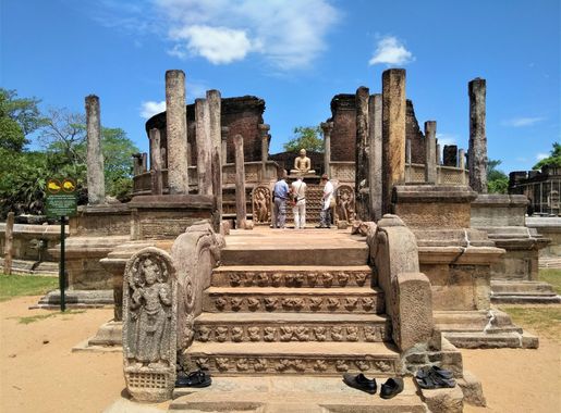 File:The Quadrangle Vatadage, Ancient City of Polonnaruwa, Sri Lanka  (2).jpg - Wikimedia Commons