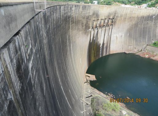 File:Kariba, Zimbabwe 11.JPG - Wikimedia Commons