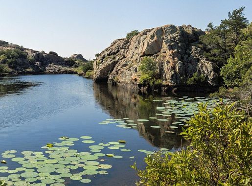 File:Treasure Lake, Wichita Mountains Wildlife Refuge, SW Oklahoma, U.S.jpg  - Wikimedia Commons