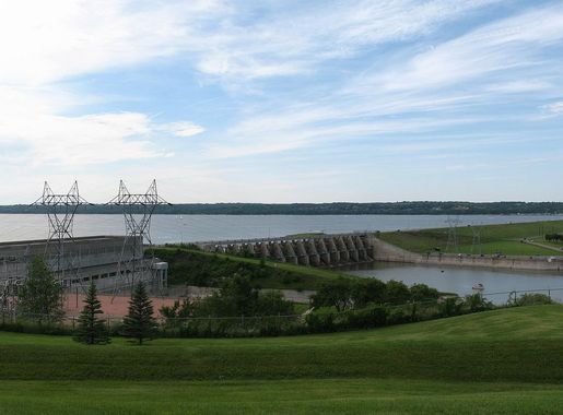 File:Gavins Point Dam.jpg - Wikimedia Commons