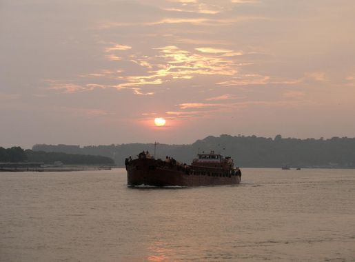 File:Panaji, Goa, India, Sunset, Mandovi River.jpg - Wikimedia Commons