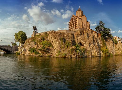 File:Metekhi church. Panorama 2017.jpg - Wikimedia Commons