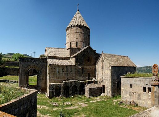 File:Tatev Monastery closeup.jpg - Wikimedia Commons