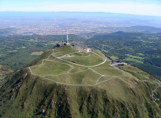 File:Puy de Dôme Aq18.JPG - Wikimedia Commons