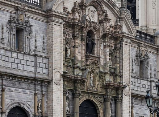 File:Catedral, Plaza de Armas, Lima, Perú, 2015-07-28, DD 34.JPG -  Wikimedia Commons