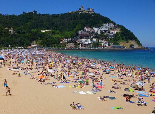File:San Sebastián - Playa de Ondarreta.jpg - Wikimedia Commons
