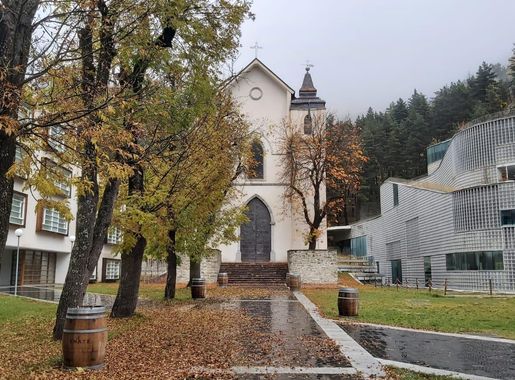 File:Iglesia del Carmen (Panticosa).jpg - Wikimedia Commons