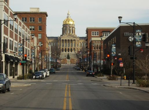 File:Des Moines East Village.jpg - Wikimedia Commons