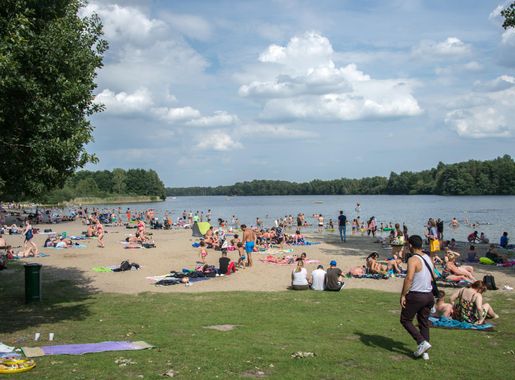 File:Altwarmbüchener-see hg.jpg - Wikimedia Commons