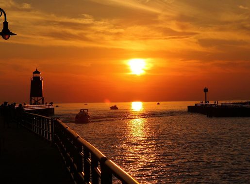 File:Lake Michigan Sunset in Charlevoix, Michigan.JPG - Wikimedia Commons