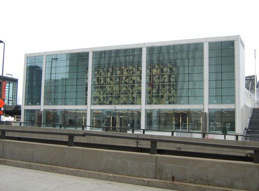 File:Joan W. and Irving B. Harris Theater for Music and Dance.jpg -  Wikimedia Commons