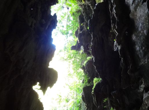File:Cueva del Indio in Viñales Valley 05.jpg - Wikimedia Commons