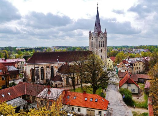 File:Cesis Kirche 2.JPG - Wikimedia Commons
