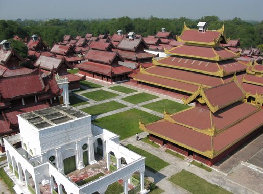 File:Mandalay Palace, Myanmar.jpg - Wikimedia Commons