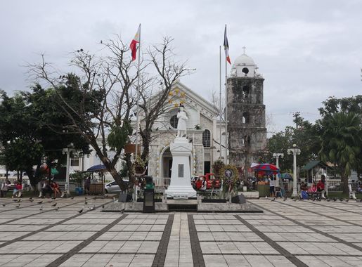 File:Tagbilaran Plaza Rizal, Cathedral (CPG Avenue, Tagbilaran, Bohol;  01-09-2023).jpg - Wikimedia Commons
