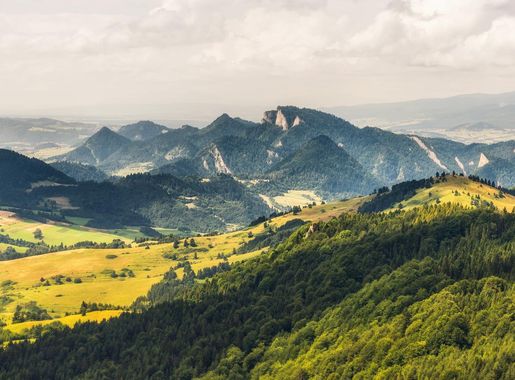 File:Pieniny - Trzy Korony panorama.jpg - Wikimedia Commons