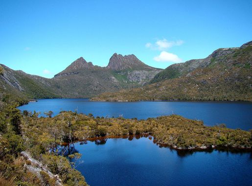 File:Cradle Mountain Behind Dove Lake.jpg - Wikipedia