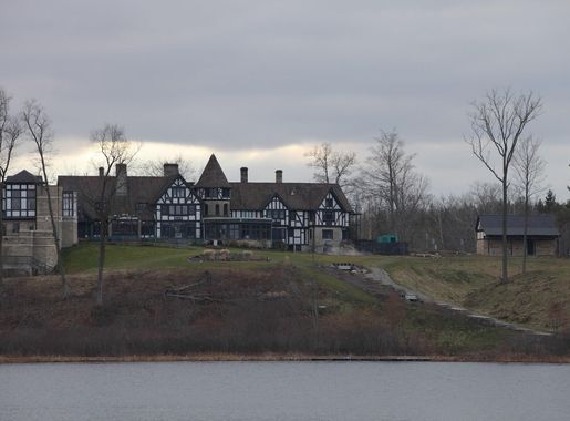 File:Punderson Manor Across the Lake (16198314208).jpg - Wikimedia Commons