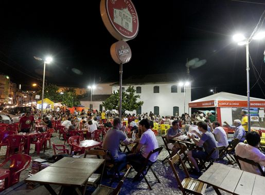 Ficheiro:Dinha, Rio Vermelho, Salvador.jpg – Wikipédia, a enciclopédia livre