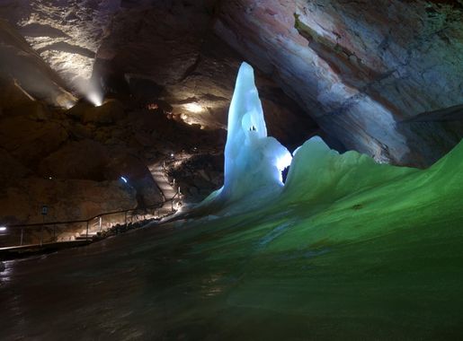 Datei:Dachstein Rieseneishöhle Parzifaldom 20210918.jpg – Wikipedia