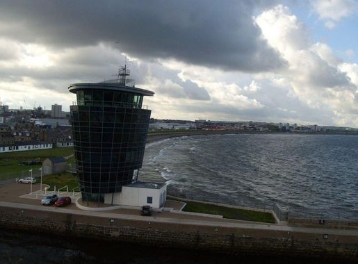 File:Passing maritime control tower exiting Aberdeen harbour -  geograph.org.uk - 3006432.jpg - Wikimedia Commons
