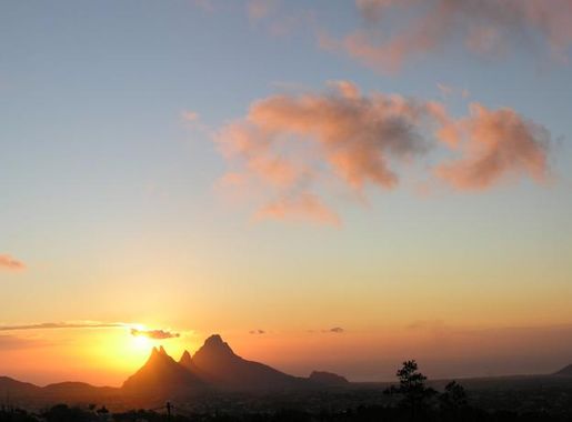 File:Sunset from Trou au Cerf crater, Mauritius, 2007-09-09.jpg - Wikimedia  Commons