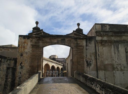 File:Puerto Rico — San Juan — Castillo San Cristóbal (entrance).JPG -  Wikimedia Commons