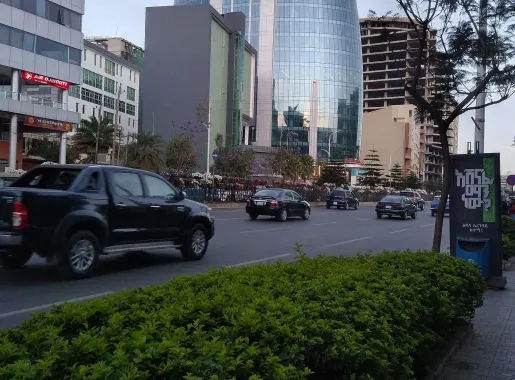 File:Ethiopia,addis ababa bole street.jpg - Wikimedia Commons