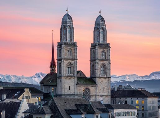 File:Doppeltürme. Grossmünster Zürich.jpg - Wikimedia Commons