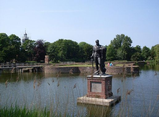 File:Kasteel Egmond.JPG - Wikimedia Commons