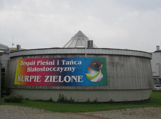 File:Kurpie Zielone w Białymstoku 1.jpg - Wikimedia Commons
