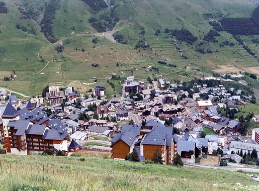 File:Les Deux alpes, Franse Alpen.jpg - Wikimedia Commons
