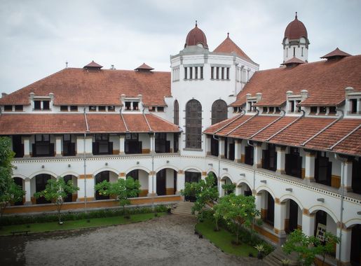 File:Lawang Sewu Semarang Indonesia 2.jpg - Wikimedia Commons