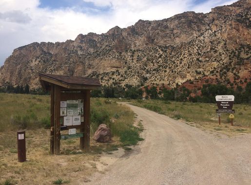File:Campground in the Flaming Gorge NRA 4178.jpg - Wikimedia Commons