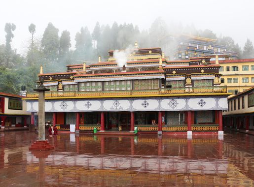 File:Rumtek Monastery 04.jpg - Wikipedia