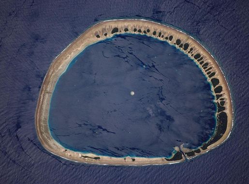 File:Nukuoro ISS013-E-28610.jpg - Wikipedia