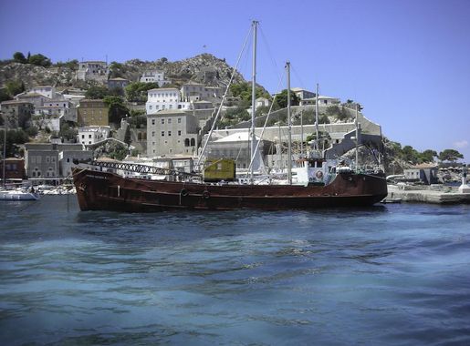 File:Hydra Port - Saronic Islands of Greece - Aug. 2006.jpg - Wikimedia  Commons