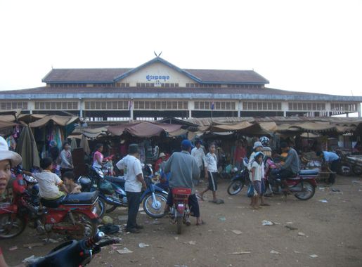 File:Banlung market2.jpg - Wikipedia
