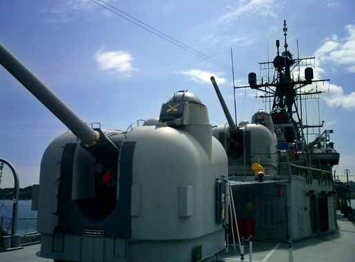 File:Turner Joy Rear Gun Mounts.jpg - Wikimedia Commons