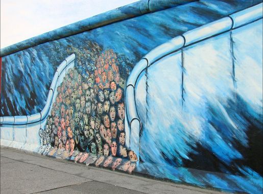 File:East Side Gallery (Berlin) (6331807677).jpg - Wikimedia Commons