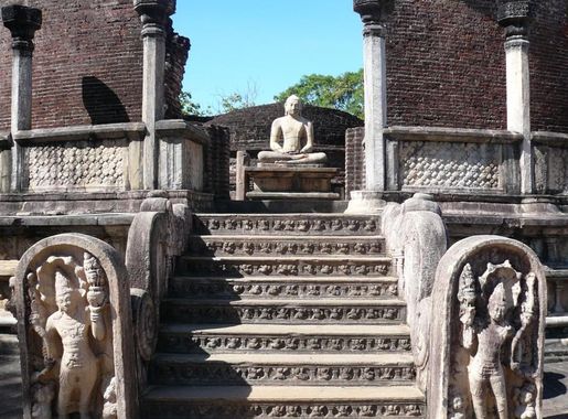 File:Vatadage.jpg - Wikimedia Commons