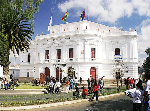 File:Teatro Gran Mariscal Sucre (Sucre - Bolivia).jpg - Wikipedia