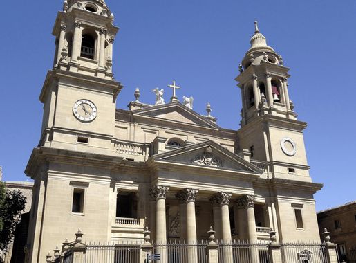 File:Catedral-Pamplona-160716.jpg - Wikimedia Commons