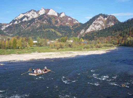 File:Rafting on the Dunajec River.jpg - Wikipedia