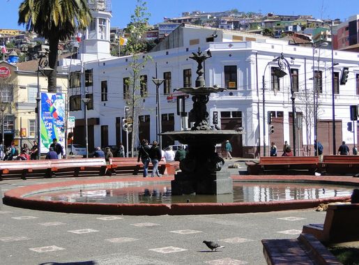 Archivo:Plaza Echaurren-Pileta.JPG - Wikipedia, la enciclopedia libre