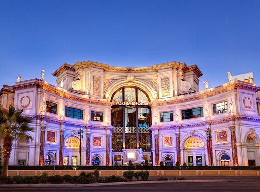 File:Caesars Palace, Las Vegas (5527011351).jpg - Wikimedia Commons