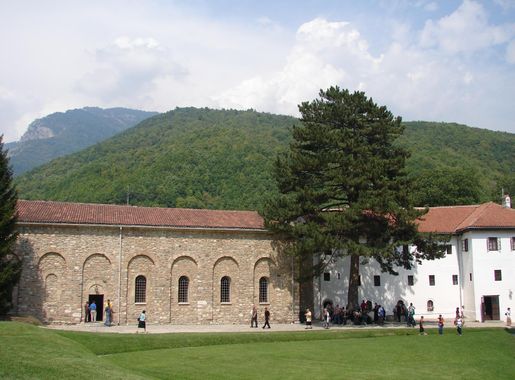 File:Visoki Dečani kosovo.jpg - Wikimedia Commons
