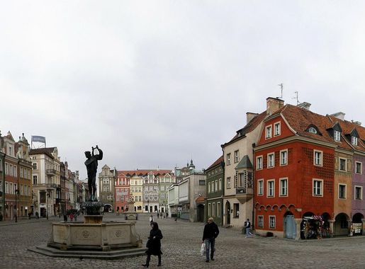 File:Stary Rynek w Poznaniu widok3.JPG - Wikimedia Commons